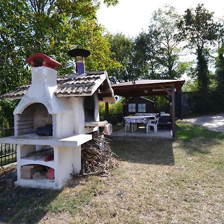 Casa Vacanze Mingos Lodio Di La Carpineta Bagian luar foto