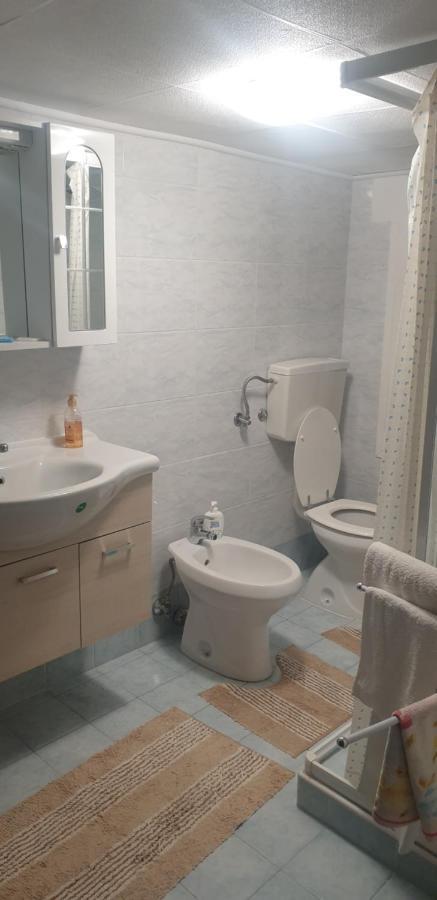 Casa Vacanze Mingos Lodio Di La Carpineta Bagian luar foto
