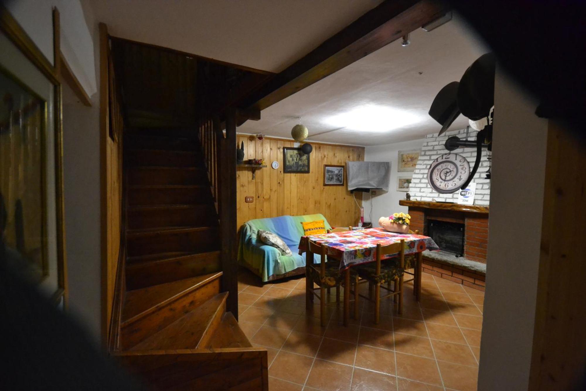 Casa Vacanze Mingos Lodio Di La Carpineta Bagian luar foto